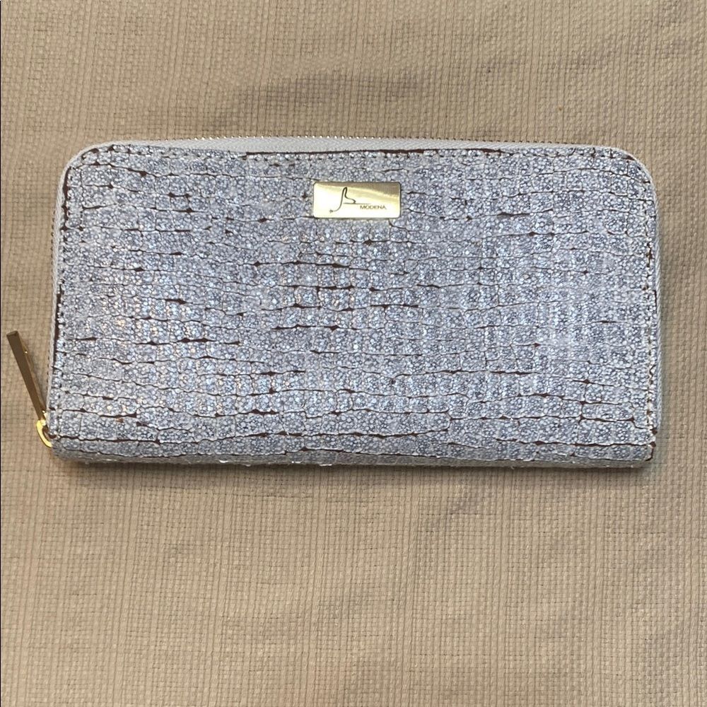 B Modena Elegant Women's Wallet